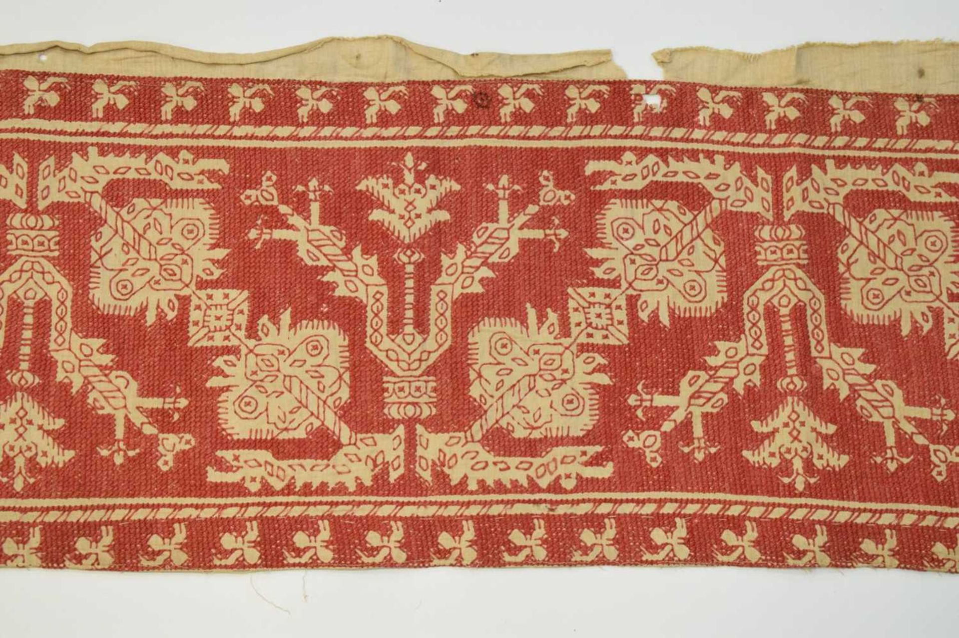 17th Century Italian embroided linen table runner - Image 5 of 8