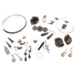 Assorted silver jewels