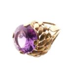 Synthetic purple sapphire '18K' yellow metal ring