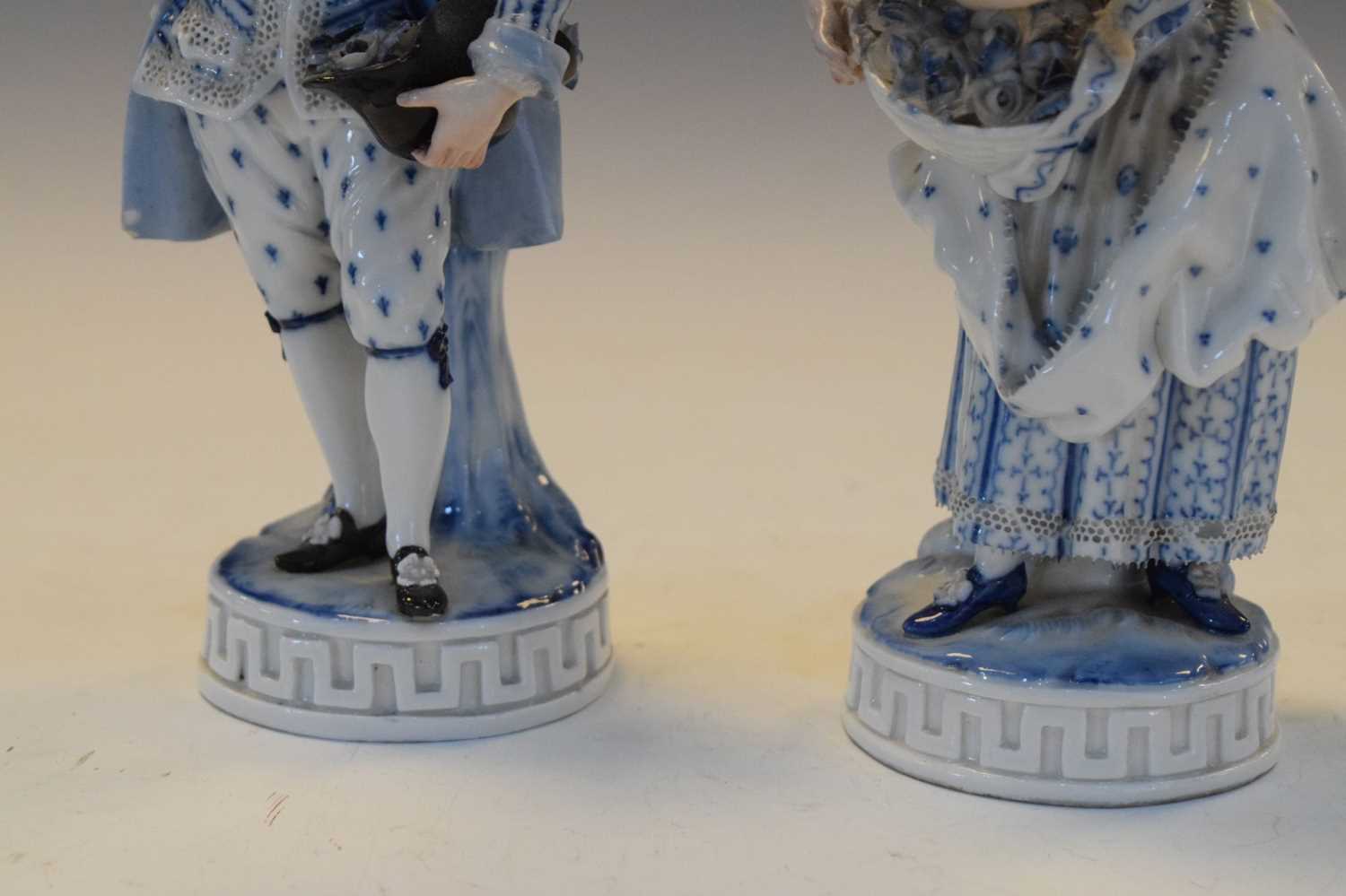 Pair of Meissen blue and white figures - Image 6 of 9