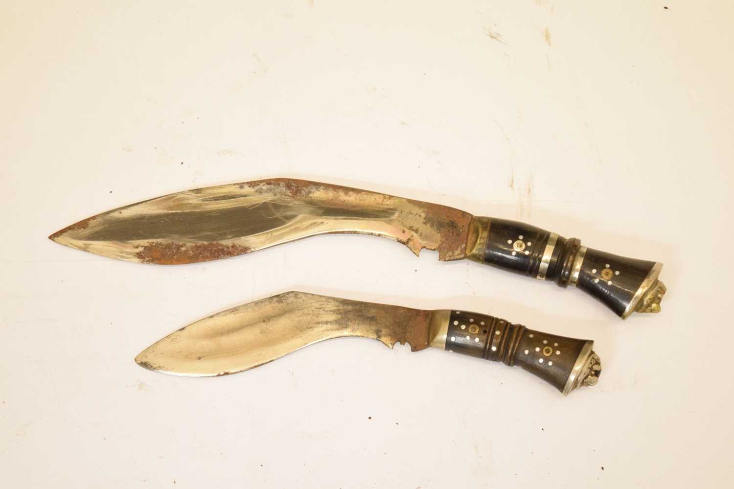 Nepalese kukri of traditional form and three smaller kukris - Image 11 of 19