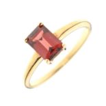 9ct gold step-cut garnet single-stone ring