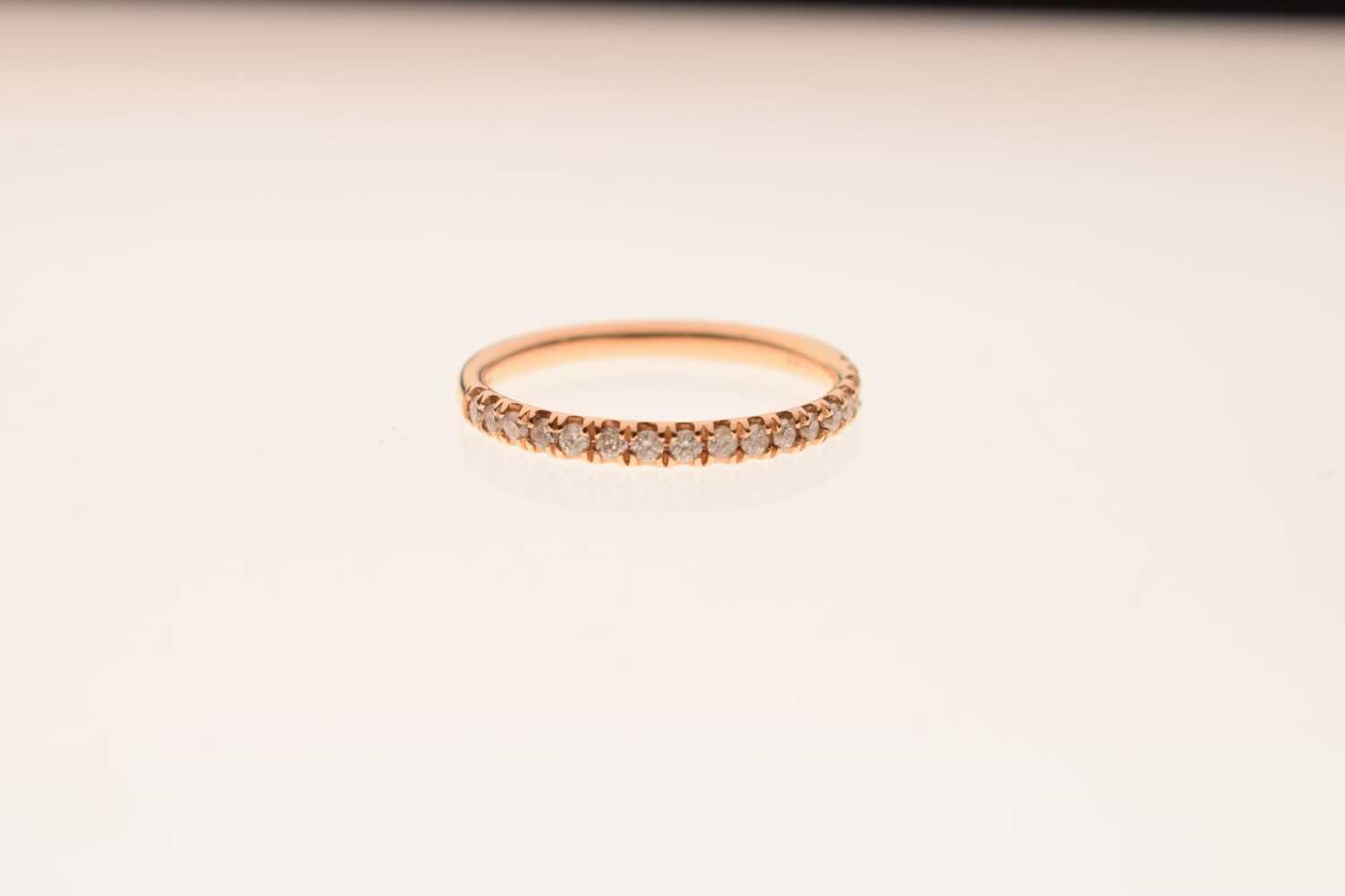 18ct rose gold diamond half hoop eternity ring - Image 6 of 6