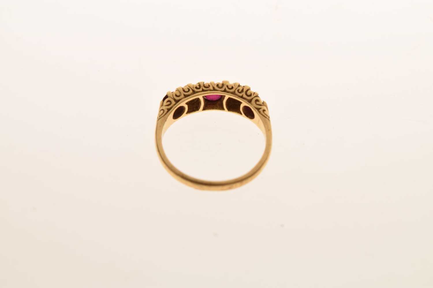 18ct gold five-stone ring - Image 3 of 7