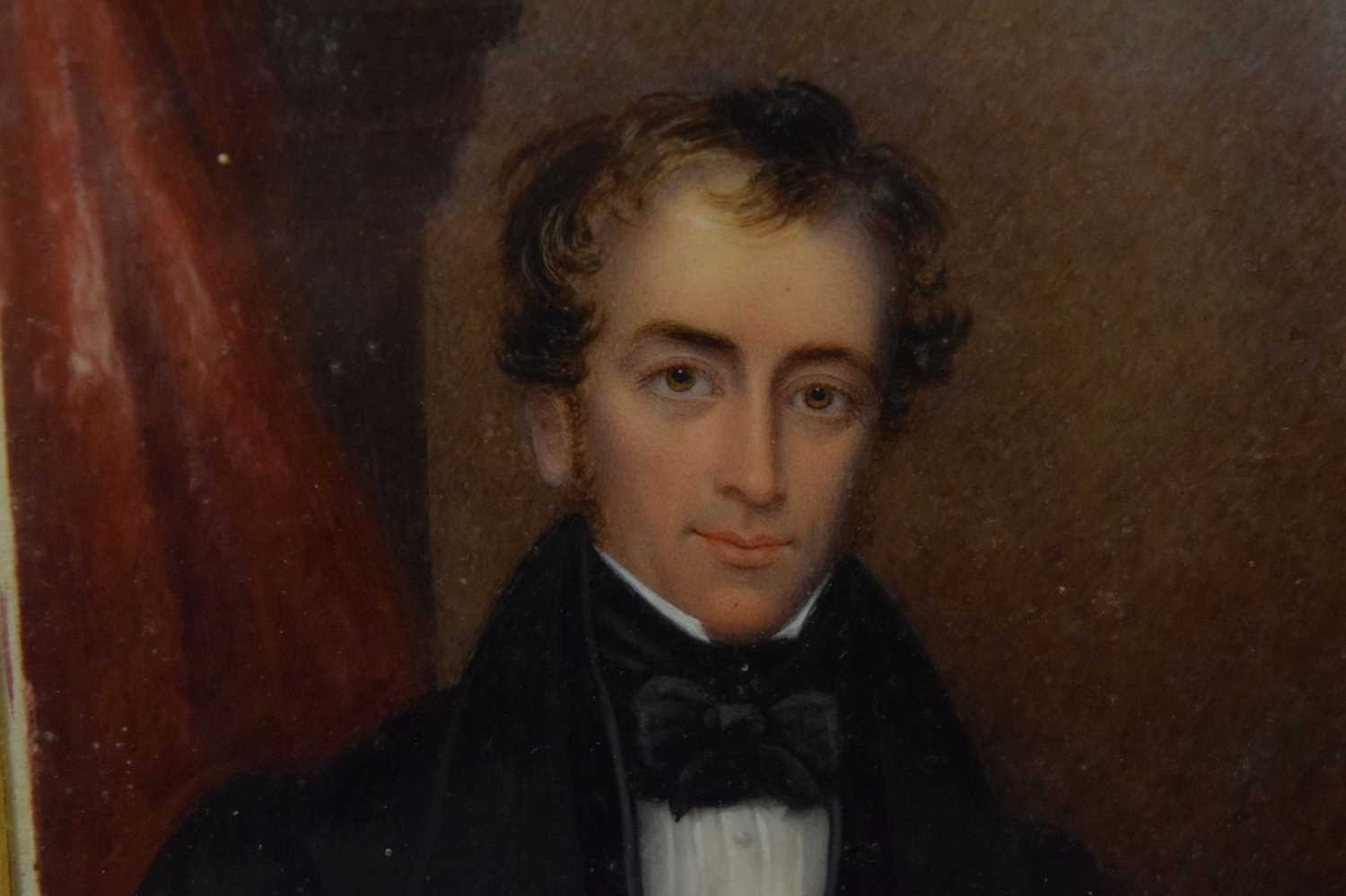 Attributed to William Hudson, (1803-1846) - Miniature portrait on ivory of a gentleman - Image 2 of 13