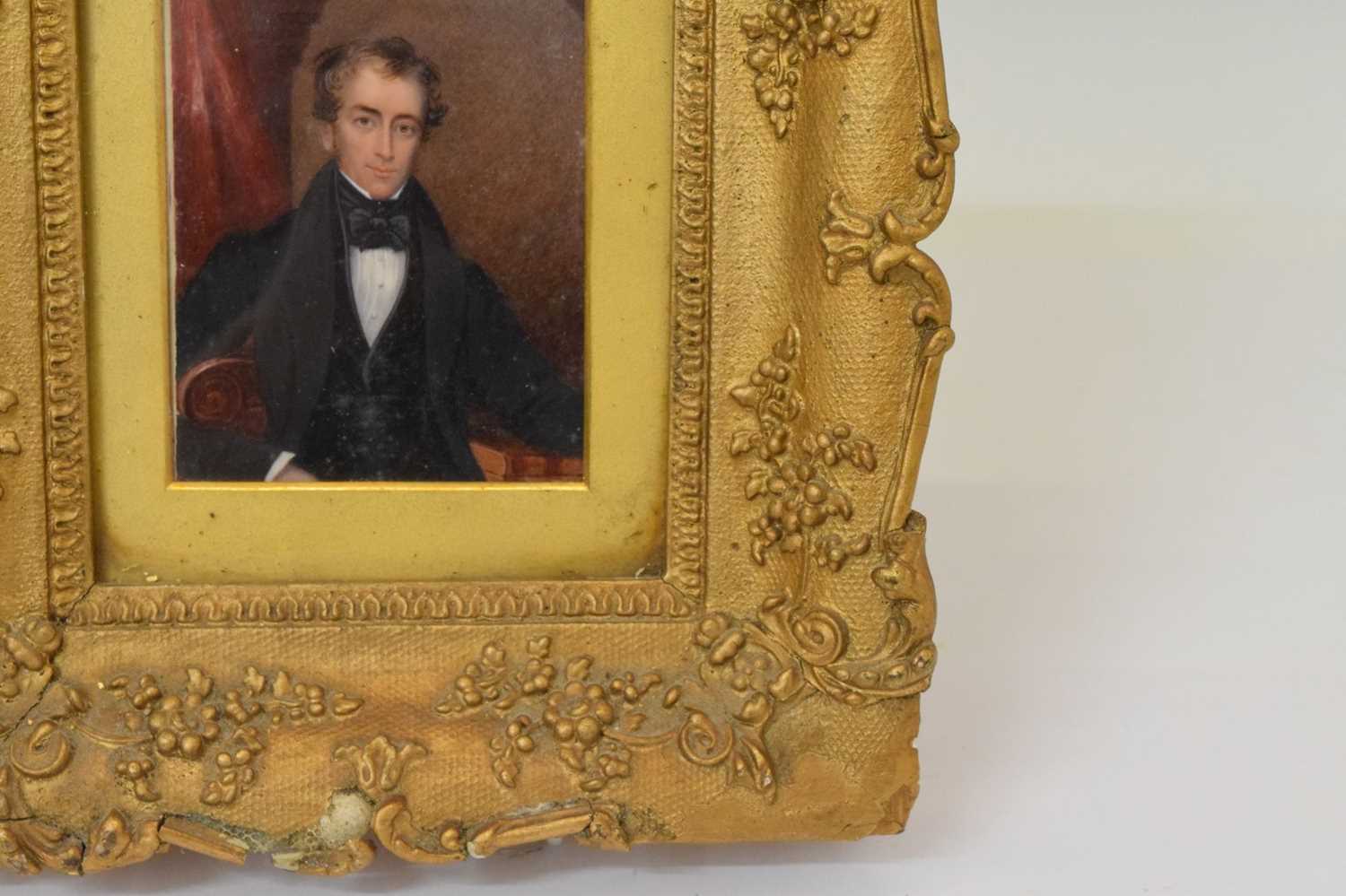 Attributed to William Hudson, (1803-1846) - Miniature portrait on ivory of a gentleman - Image 9 of 13