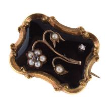 Early Victorian mourning brooch