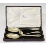 Victorian cased silver strawberry serving set