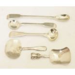 Two 19th century caddy spoons, and three silver condiment spoons (5)