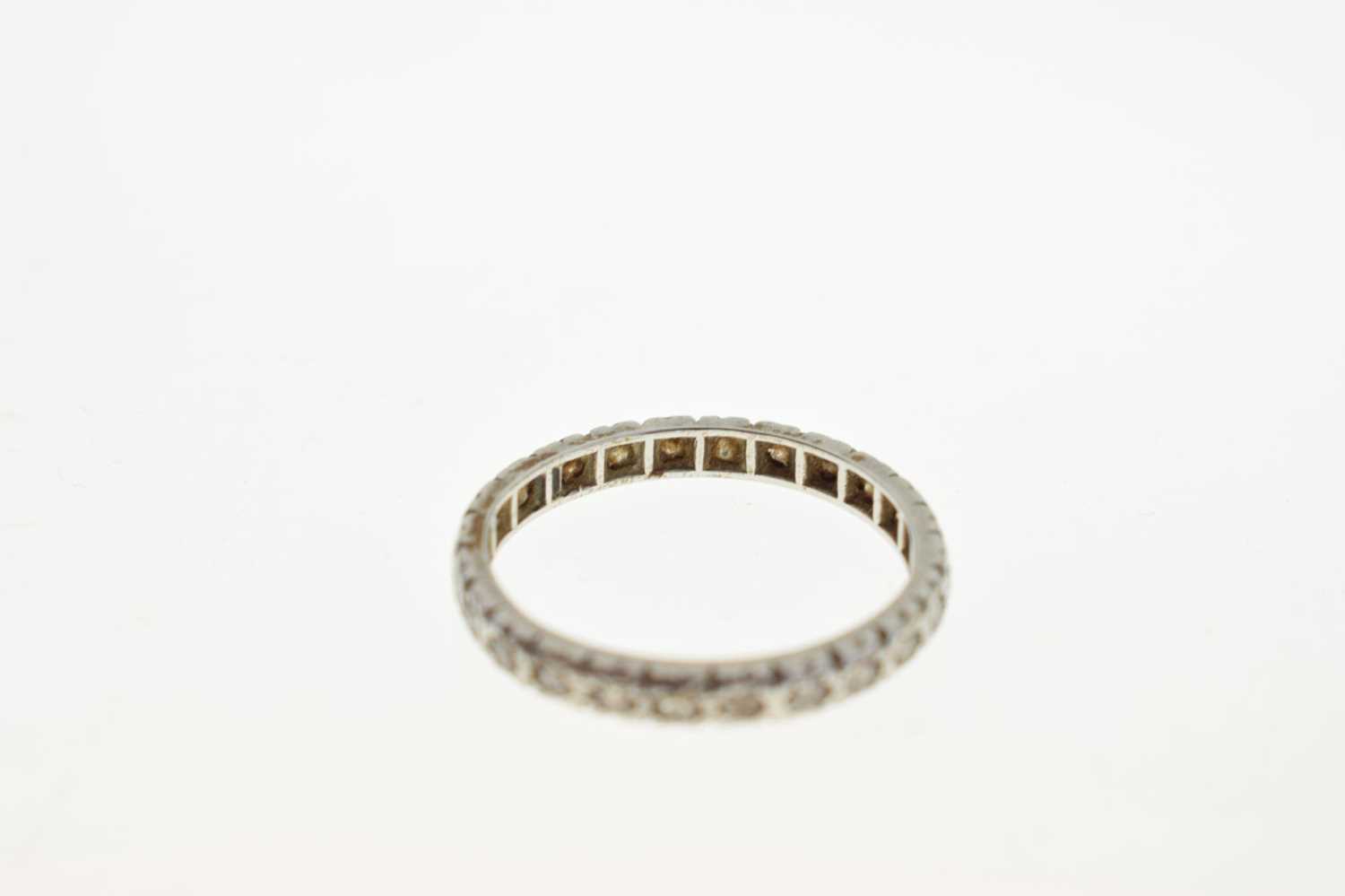Diamond eternity ring - Image 4 of 6