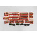 Hornby 00 gauge locomotives, carriage, wagons and rolling stock