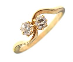 18ct gold crossover ring