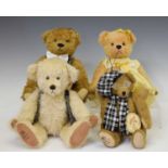 Robin Rive - Group of four teddy bears