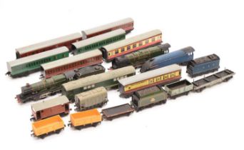 Group of Hornby Dublo 00 gauge railway train set items