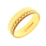 22ct gold wedding band