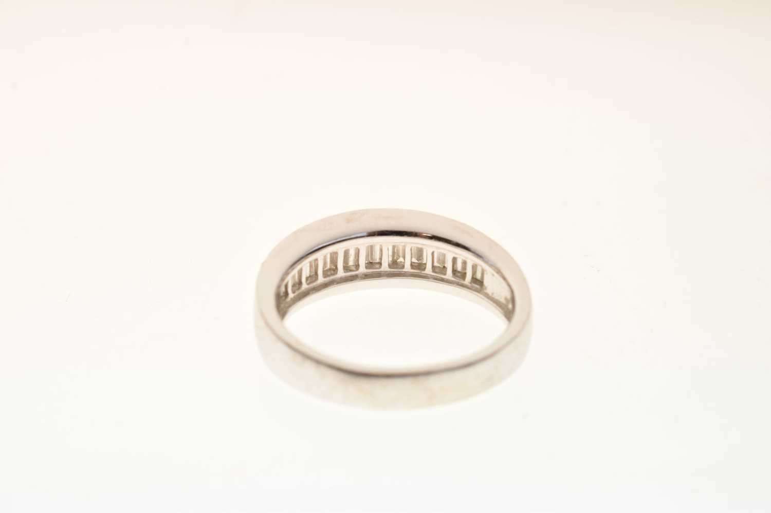 18ct white gold, baguette and brilliant cut diamond ring - Image 3 of 6