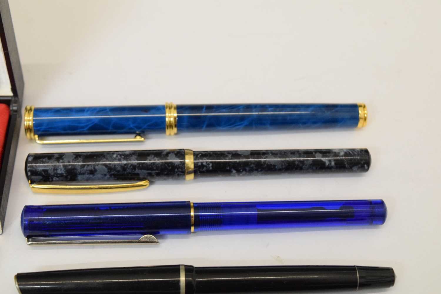 Collection of vintage fountain pens - Image 4 of 11
