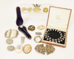 Group of costume and dress jewellery