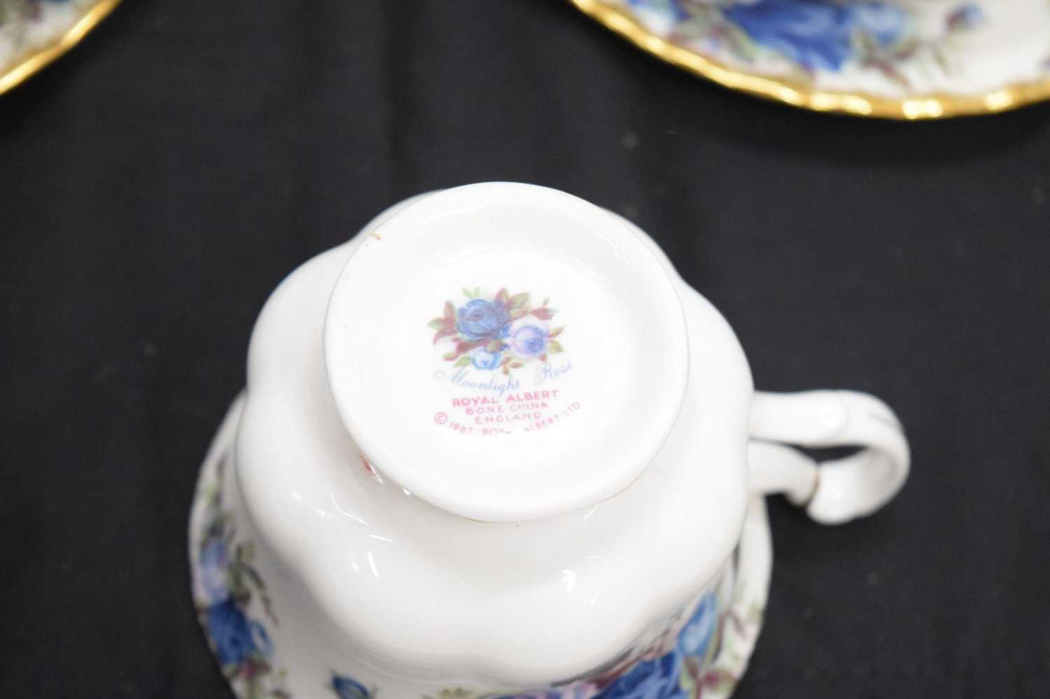 Extensive Royal Albert 'Moonlight Rose' (Blue Roses) pattern tea and dinner wares - Image 17 of 19