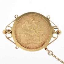 Victorian Sydney Mint sovereign gold sovereign, 1900, in 9ct brooch mount