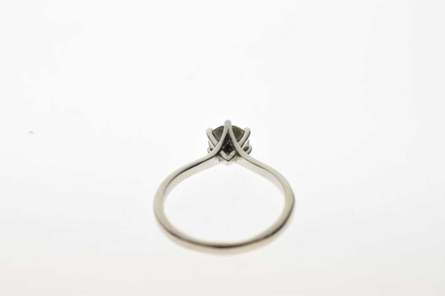 Diamond single stone platinum ring - Image 3 of 8