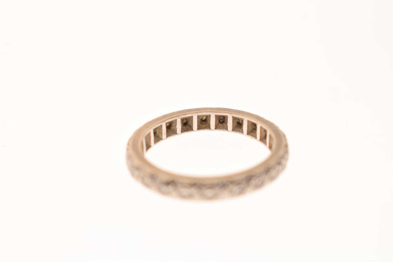 Full diamond eternity ring - Image 5 of 6