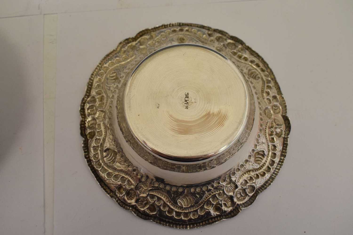 Pair of Indian white-metal circular dishes or bowls - Image 9 of 13