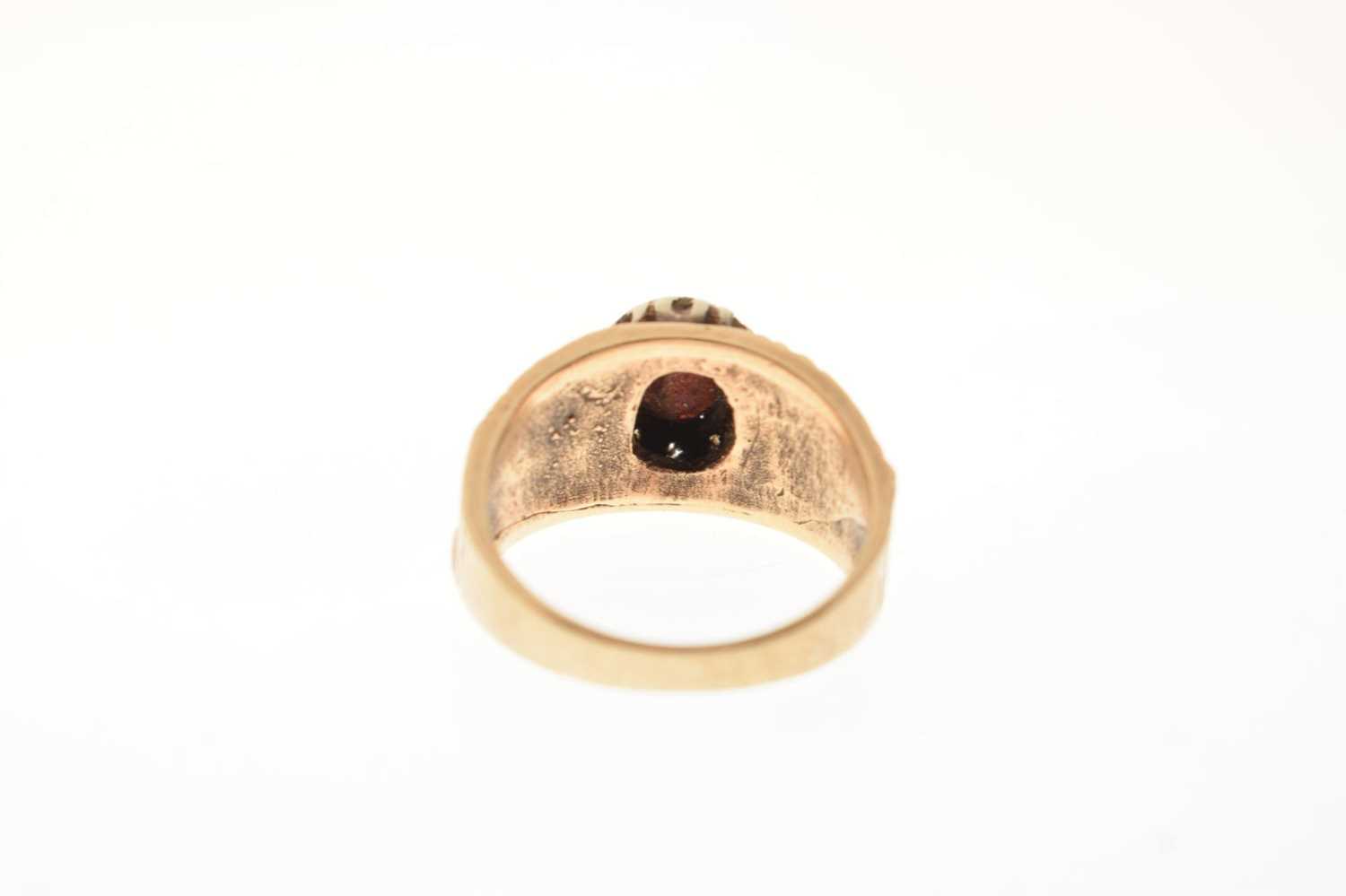 1970s 9ct gold garnet and white stone cluster ring - Image 4 of 6