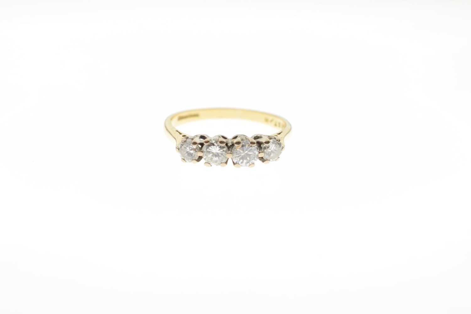 18ct gold ring set four brilliant cut diamonds - Image 2 of 6