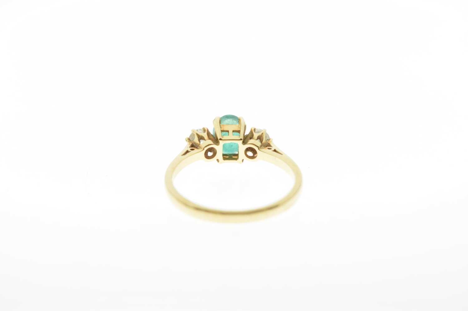 18ct gold emerald and diamond three-stone ring - Image 4 of 8