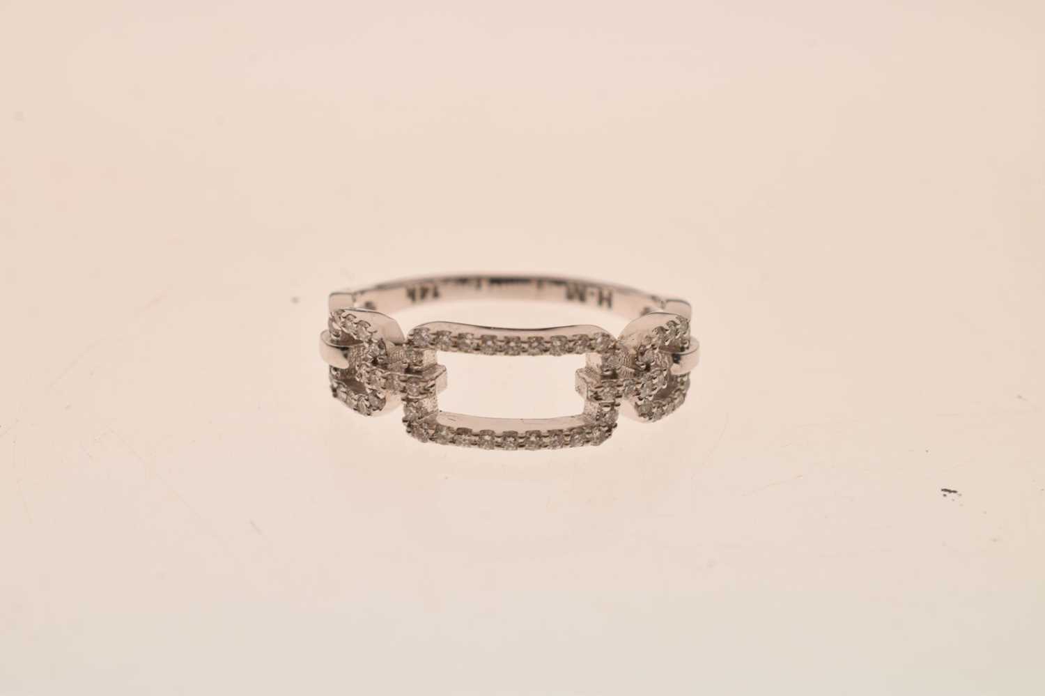 Diamond set dress ring of chain links design - Image 7 of 8