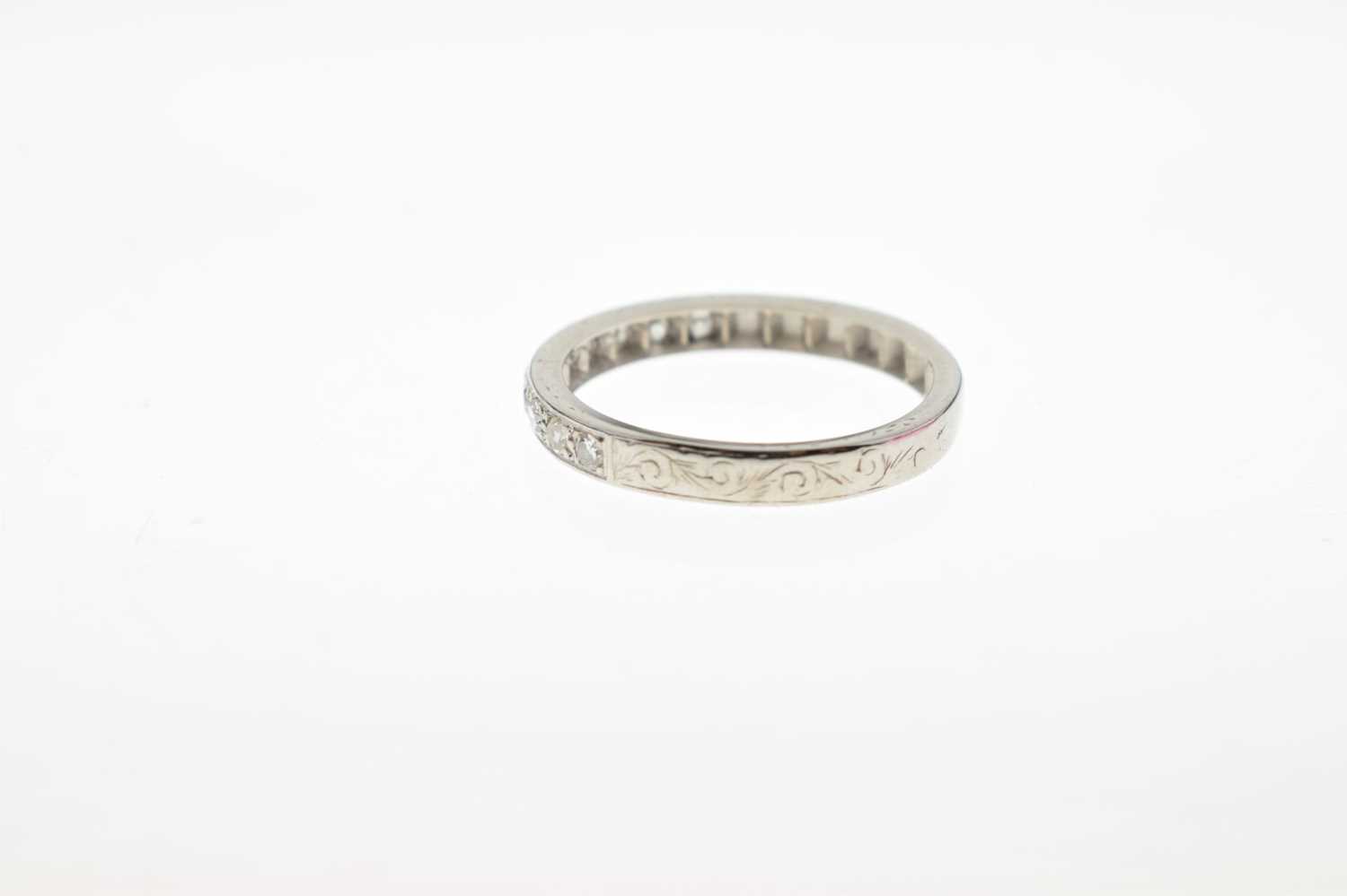 Diamond eternity ring - Image 3 of 6