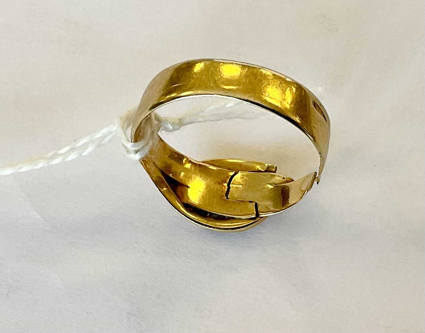 18ct gold serpent design ring - Image 7 of 9