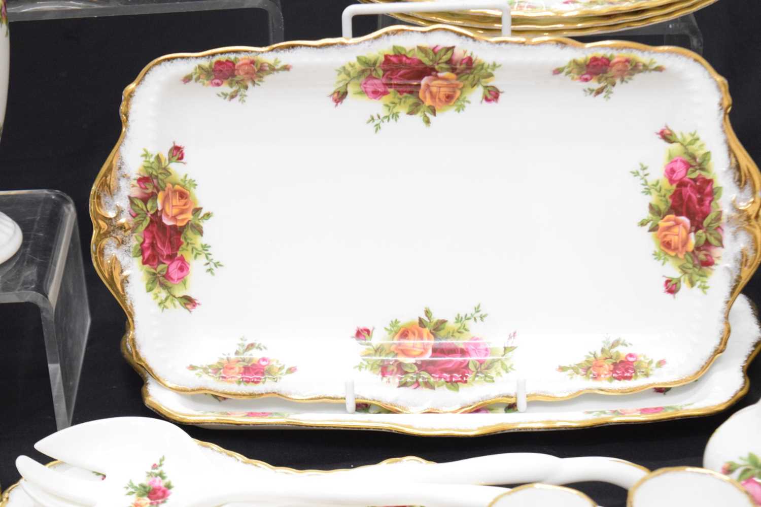 Royal Albert 'Old Country Roses' pattern part tea and dinner wares - Image 13 of 14