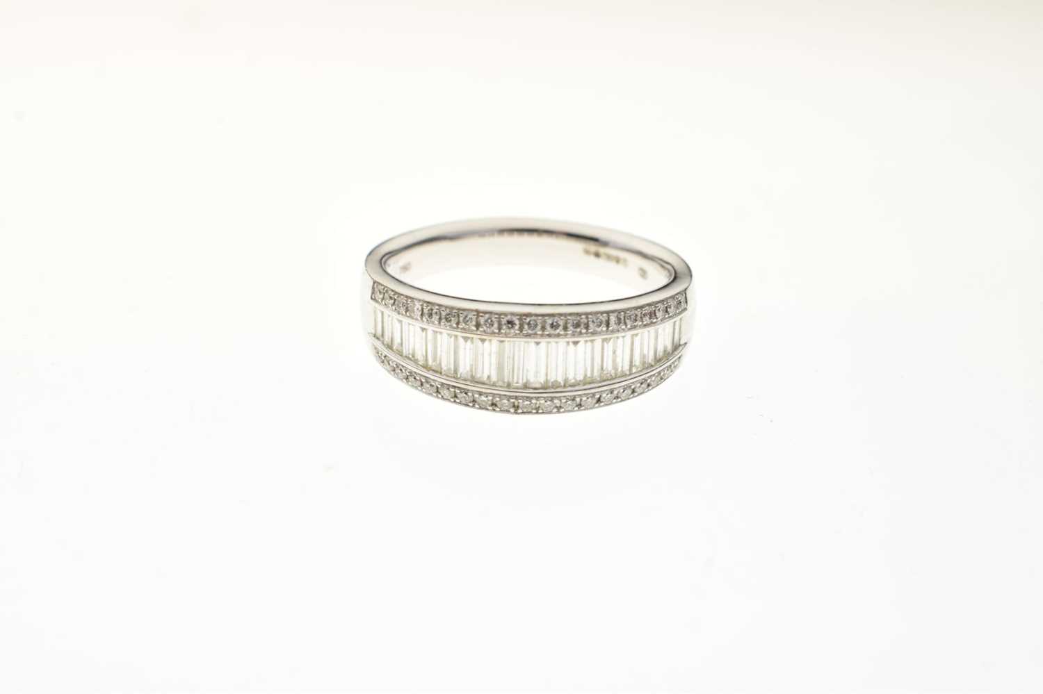 18ct white gold, baguette and brilliant cut diamond ring - Image 6 of 6