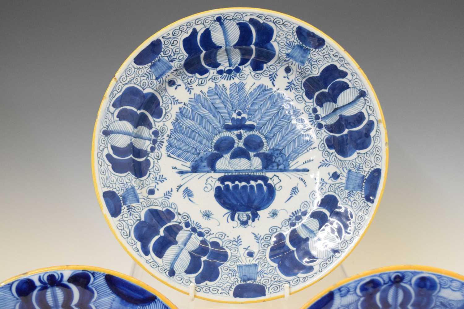 Three Dutch Delft 'Peacock Tail' plates - Image 5 of 9