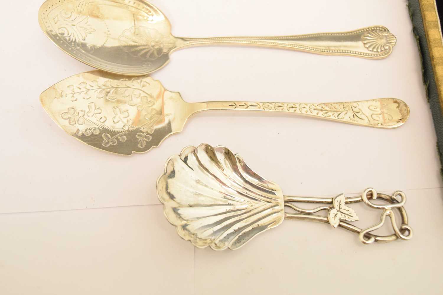 Elizabeth II silver tea caddy spoon, cased set of silver handled tea knives, etc - Image 16 of 17