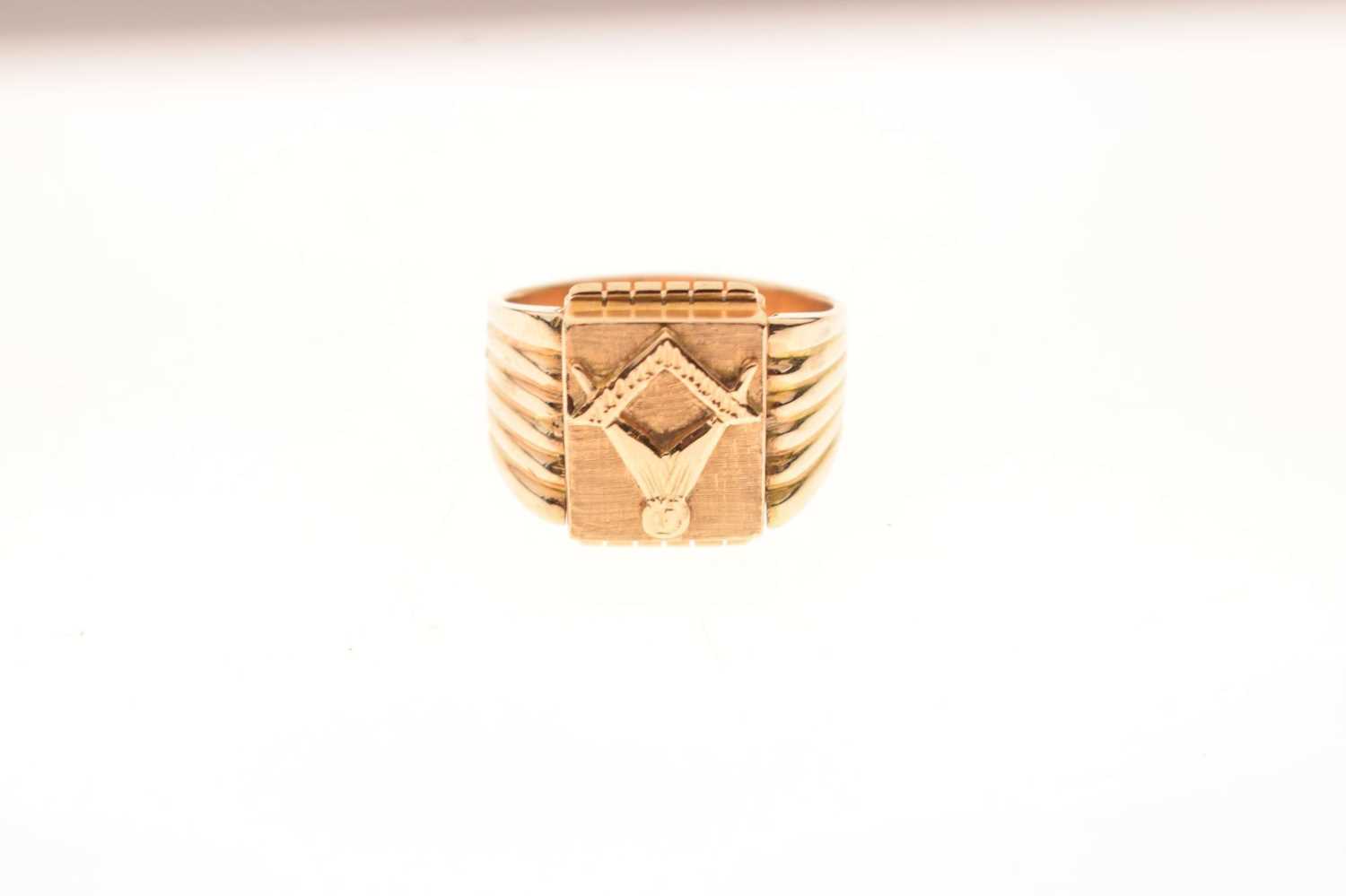 Masonic swivel signet ring - Image 2 of 8