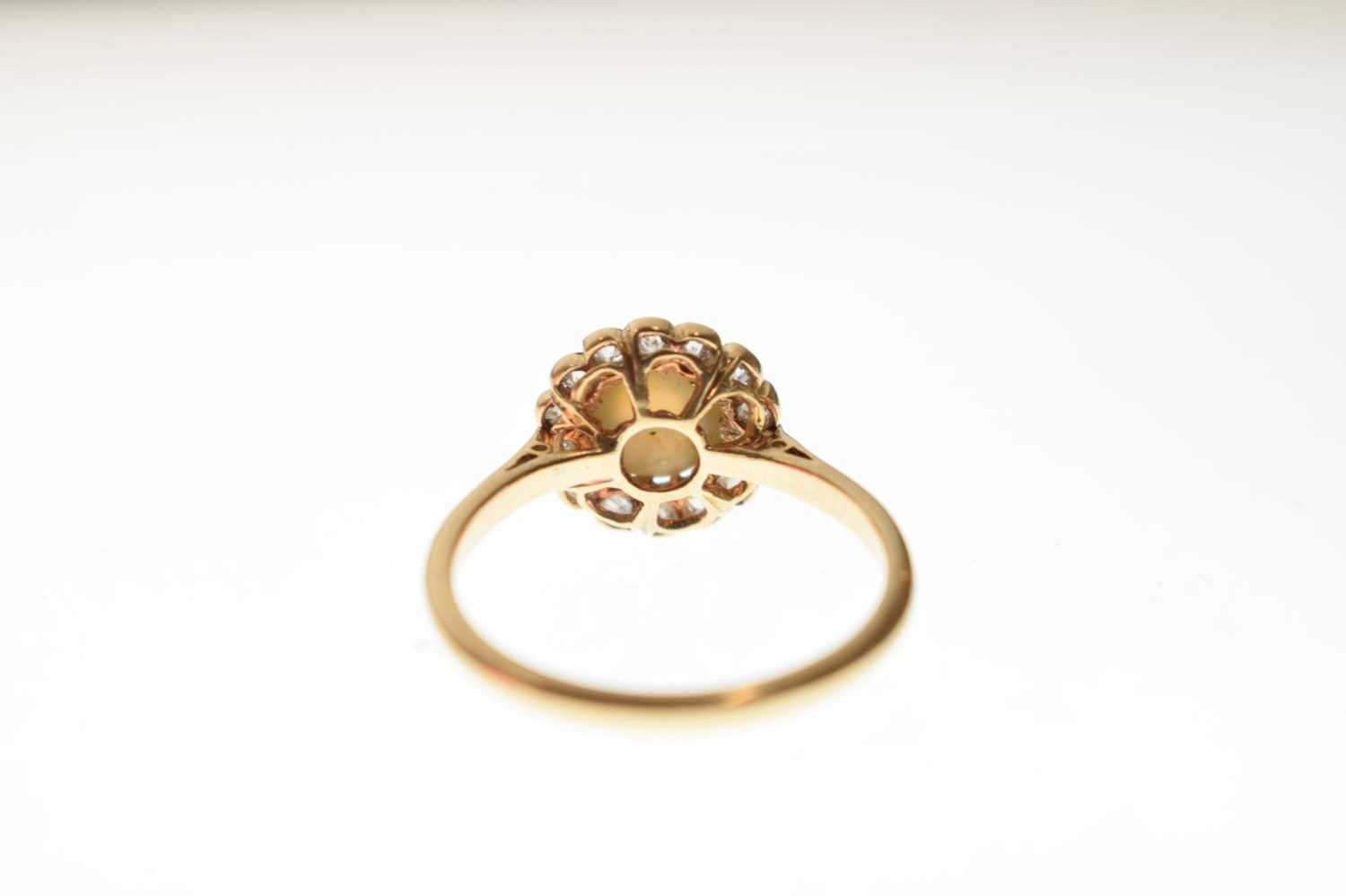 Chrysoberyl cats eye and diamond cluster ring - Image 5 of 7