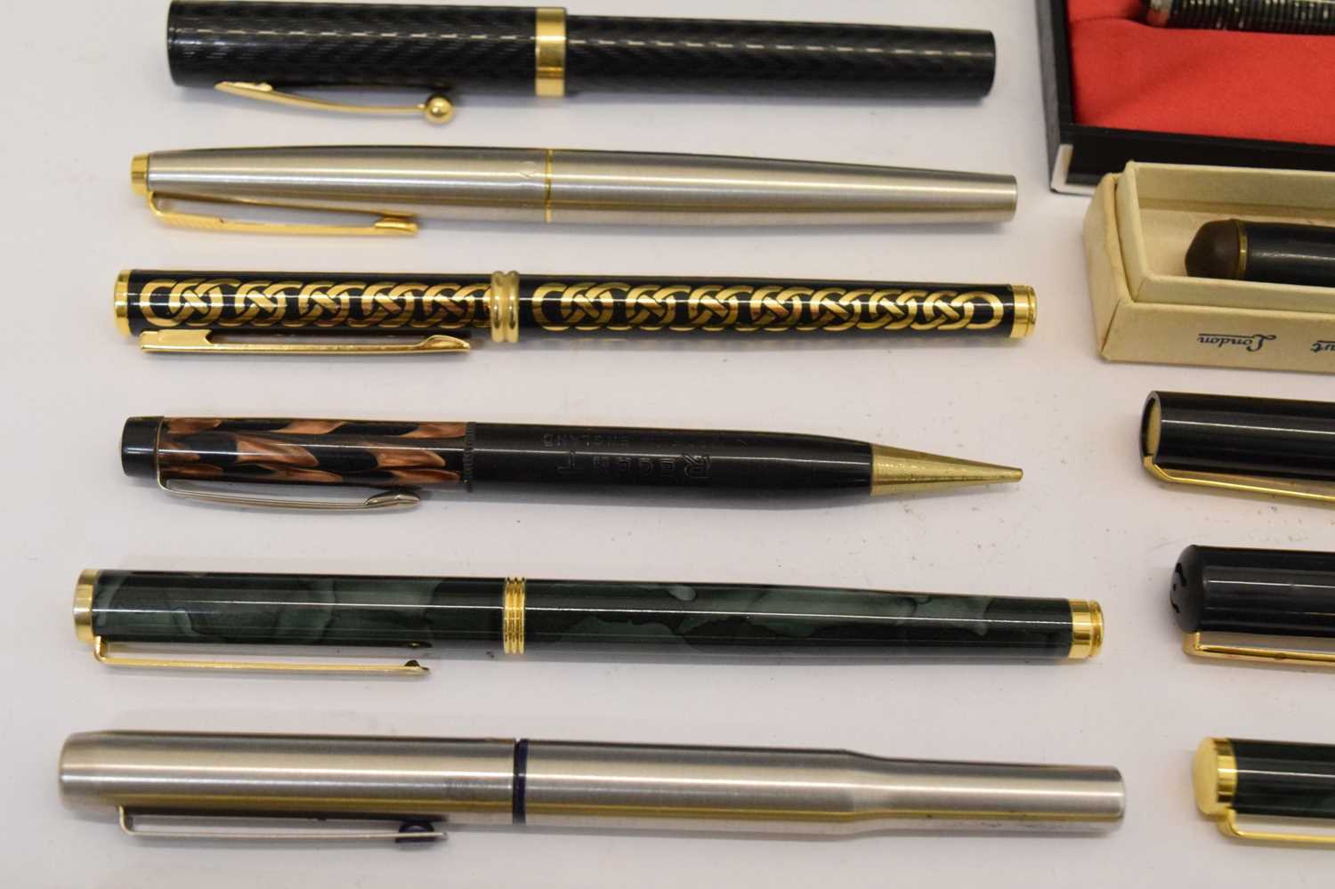 Collection of vintage fountain pens - Image 10 of 11