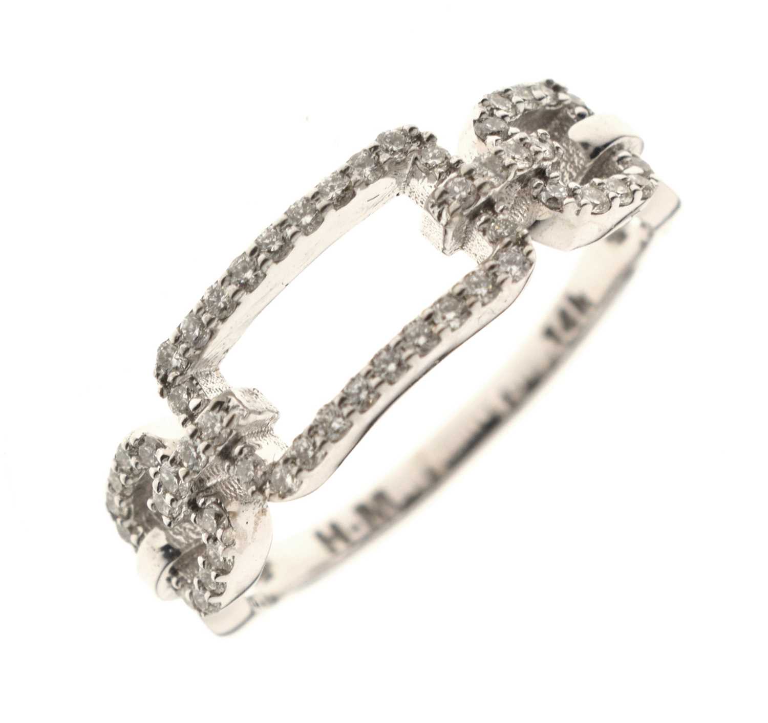 Diamond set dress ring of chain links design