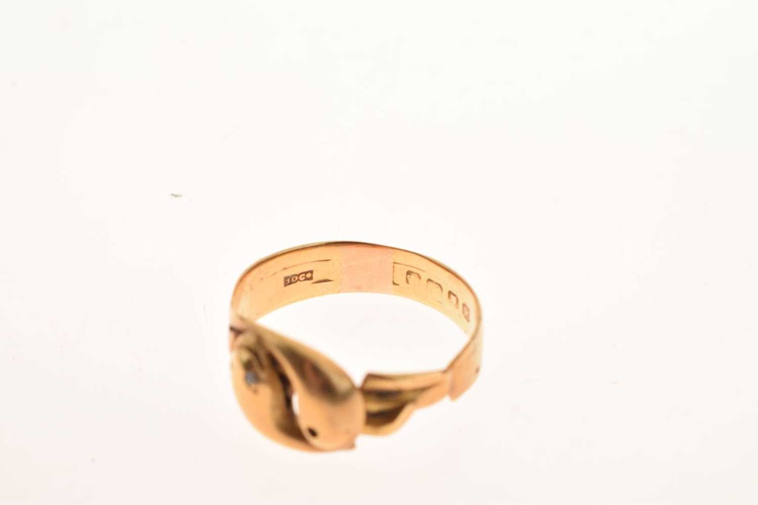 18ct gold serpent design ring - Image 2 of 9