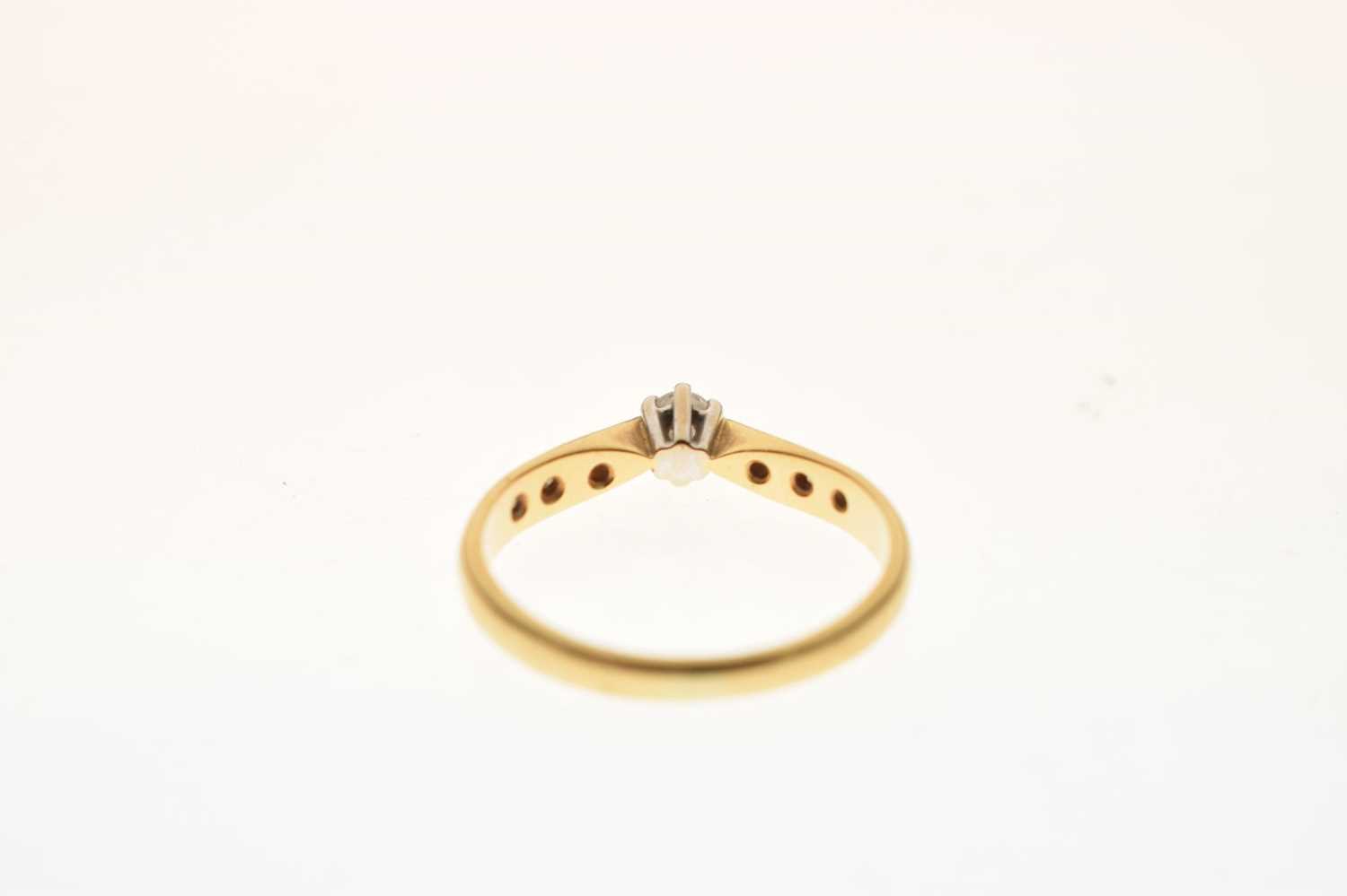 18ct gold single stone diamond ring - Image 3 of 6