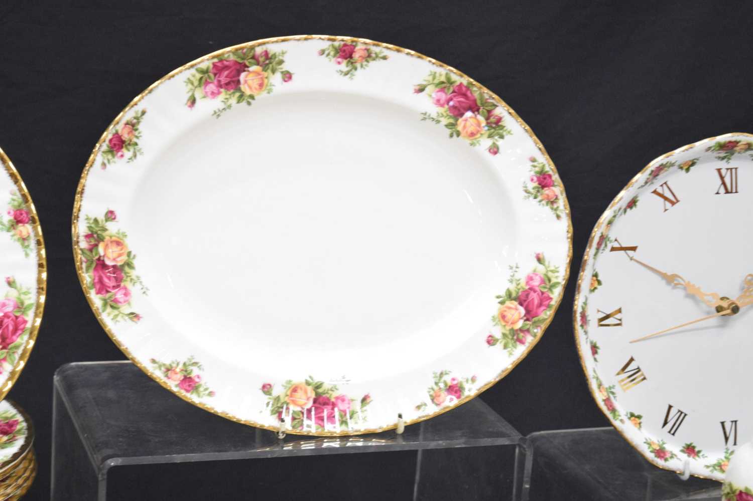 Royal Albert 'Old Country Roses' pattern part tea and dinner wares - Image 7 of 14