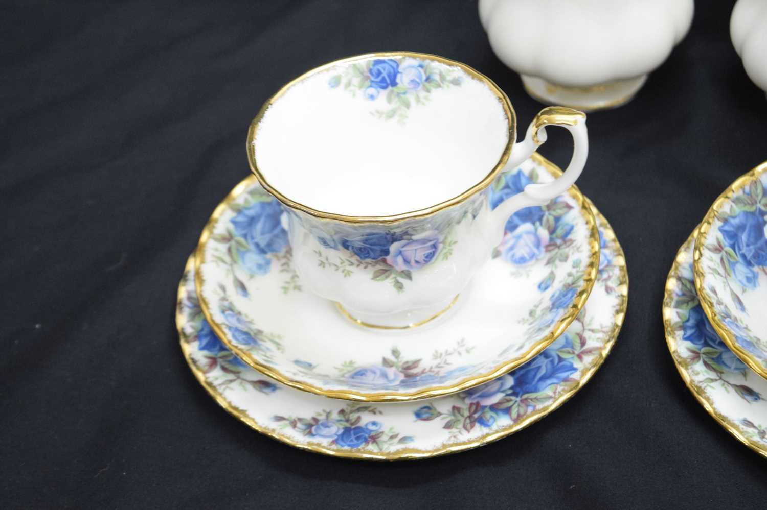 Extensive Royal Albert 'Moonlight Rose' (Blue Roses) pattern tea and dinner wares - Image 4 of 19