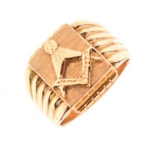 Masonic swivel signet ring