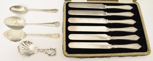 Elizabeth II silver tea caddy spoon, cased set of silver handled tea knives, etc