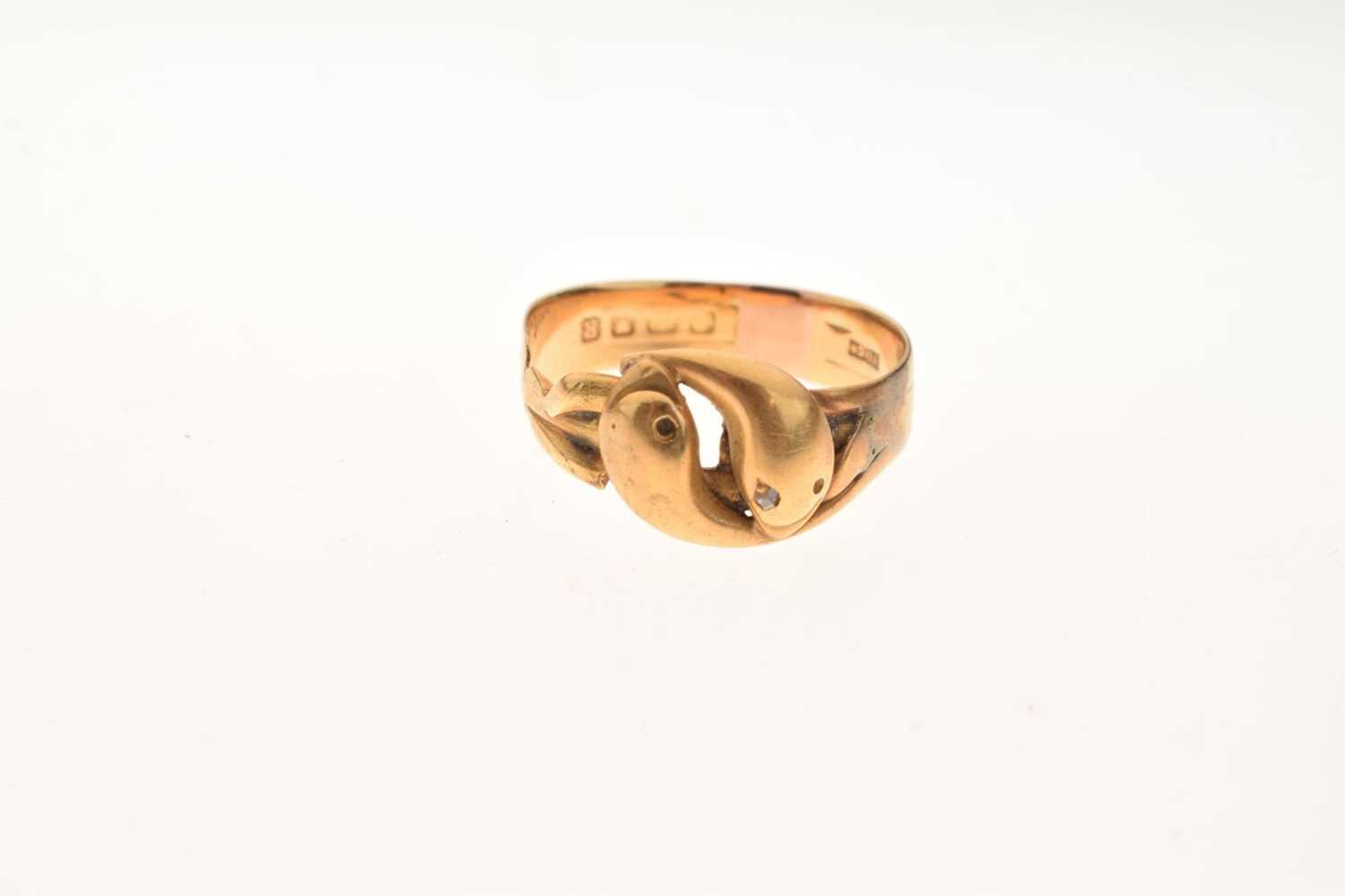 18ct gold serpent design ring - Image 9 of 9