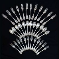 Part canteen of Victorian Grecian pattern flatware