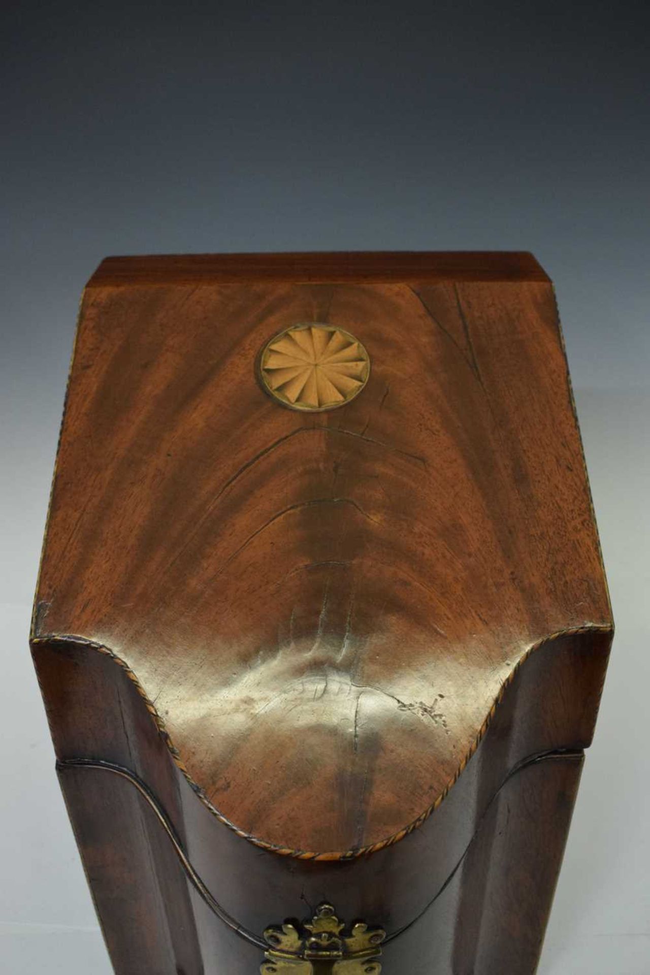 George III mahogany serpentine front cutlery box - Image 5 of 18